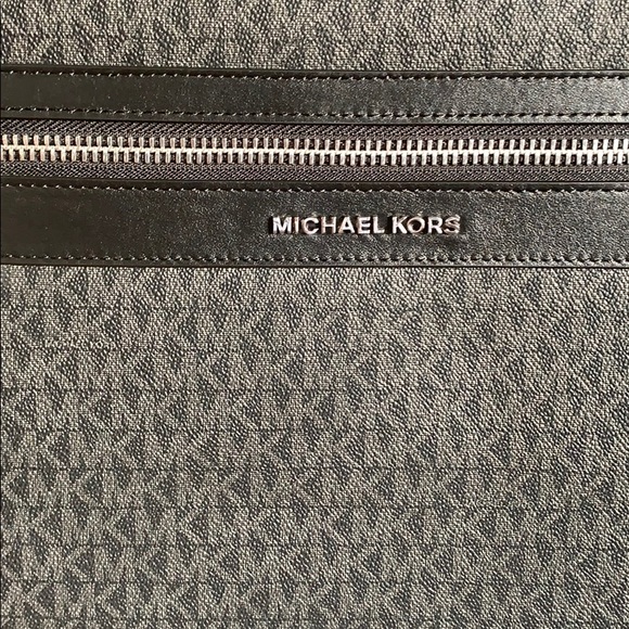 Michael Kors Carry On Luggage Trolley Black - Picture 2 of 8